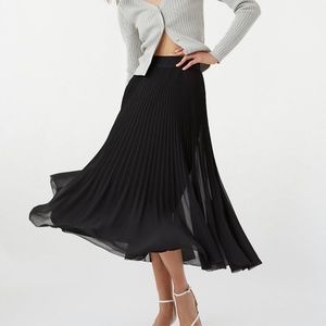 Aritzia Wilfred Twirl Skirt